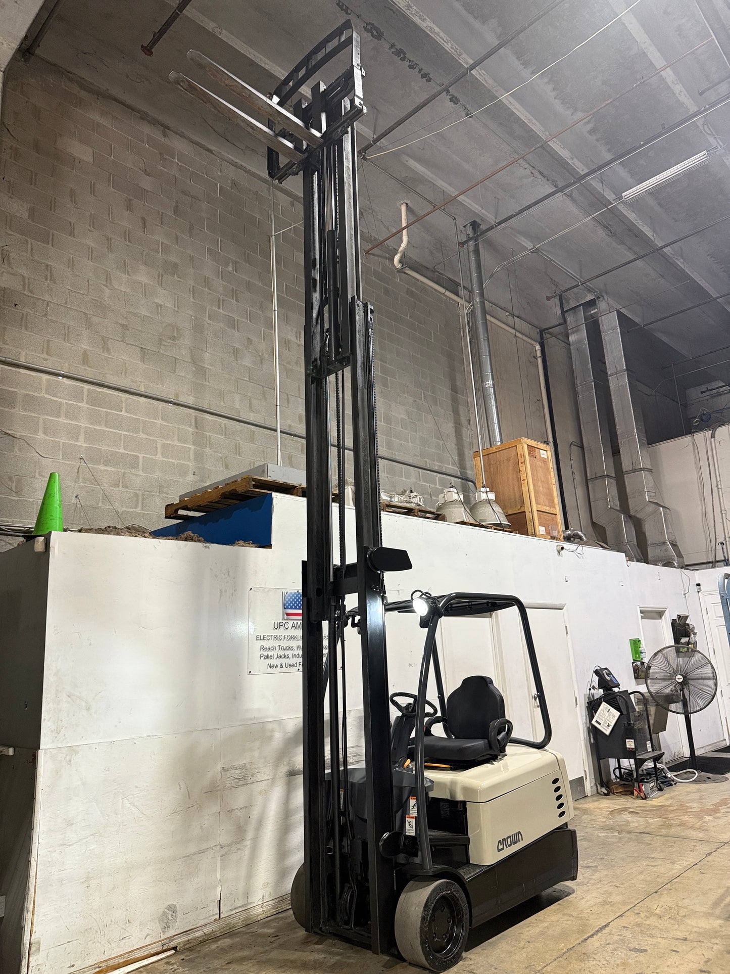 Forklift For Sale Electric Forklift 2010 Crown SC4540-40 DEKA Tested 2020 Battery Stock # 6211