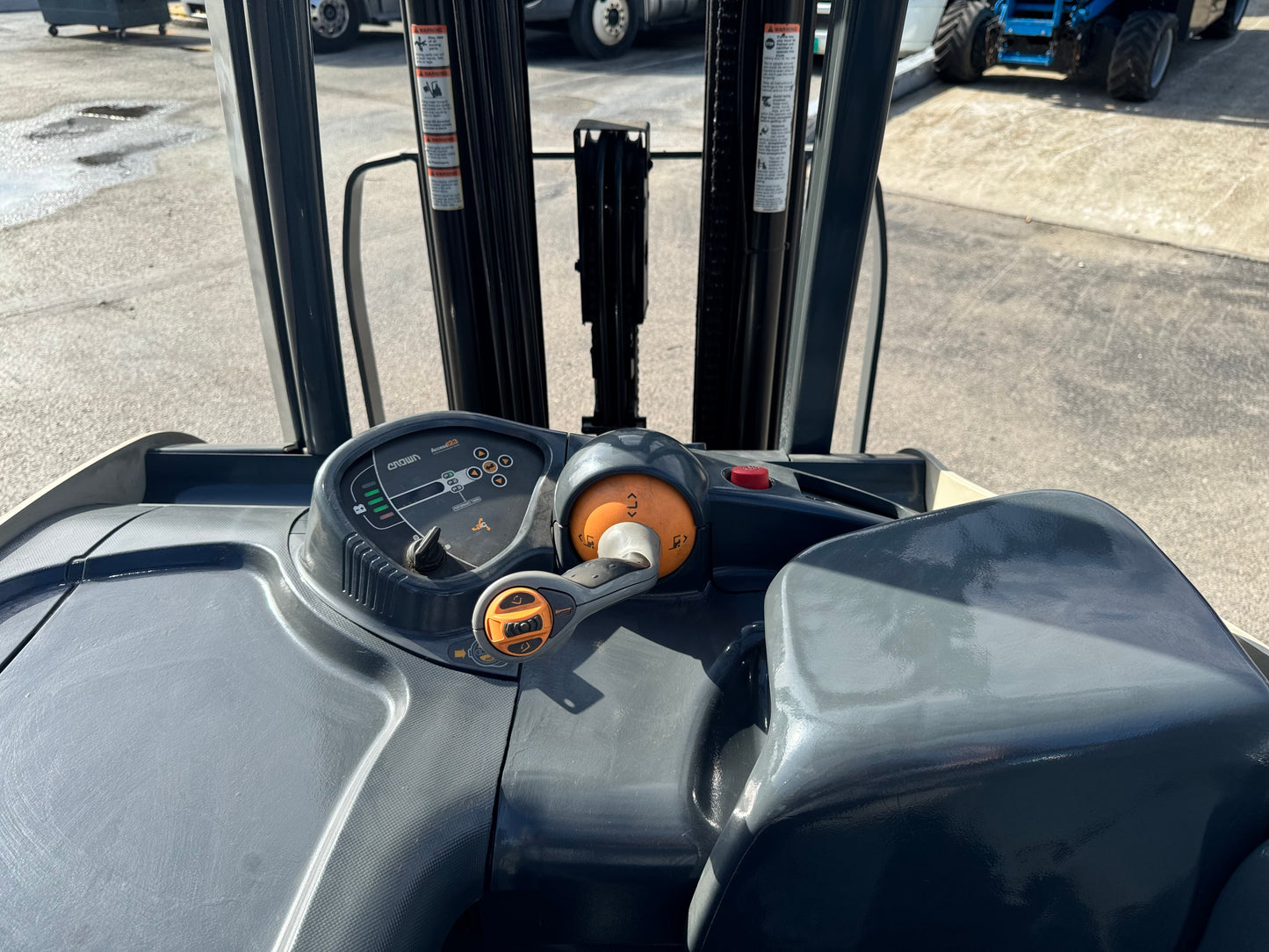 Forklift For Sale Electric Forklift 2014 Crown RC5500 Narrow Aisle 2021 Tested Battery Height Stock # 9174