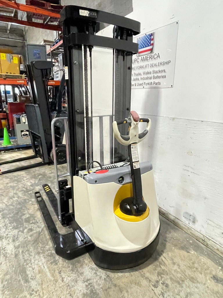 Pallet Stacker For Sale 2018 Crown SX3000-40  Walkie Stacker  w/ New Battery 4,000 LB Capacity Height  83"/129" Stock # 2618