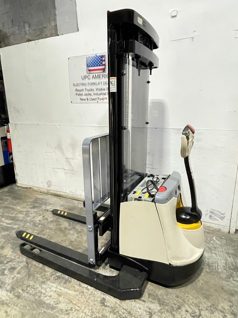 Pallet Stacker For Sale 2018 Crown SX3000-40  Walkie Stacker  w/ New Battery 4,000 LB Capacity Height  83"/129" Stock # 2618