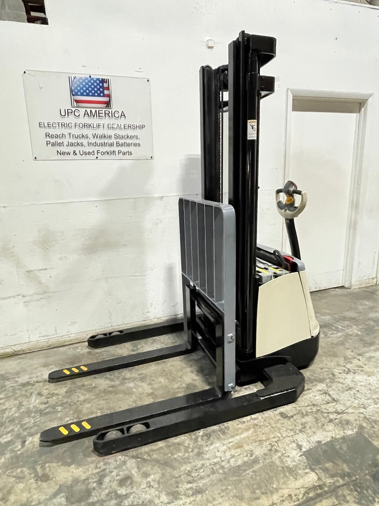 Pallet Stacker For Sale 2018 Crown SX3000-40  Walkie Stacker  w/ New Battery 4,000 LB Capacity Height  83"/129" Stock # 2618