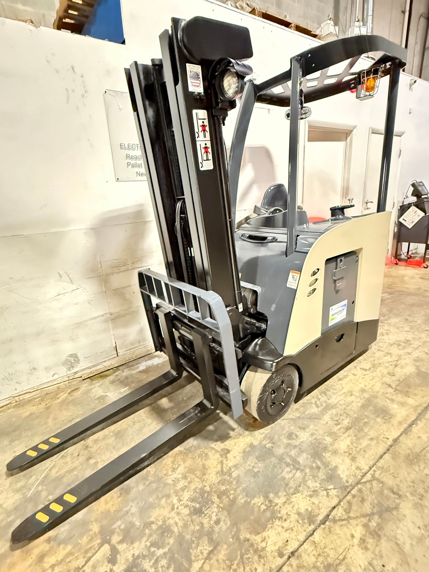 Forklift For Sale Electric Forklift 2014 Crown RC5500 Narrow Aisle 2023 Tested AGM Battery Height  Stock # 3600