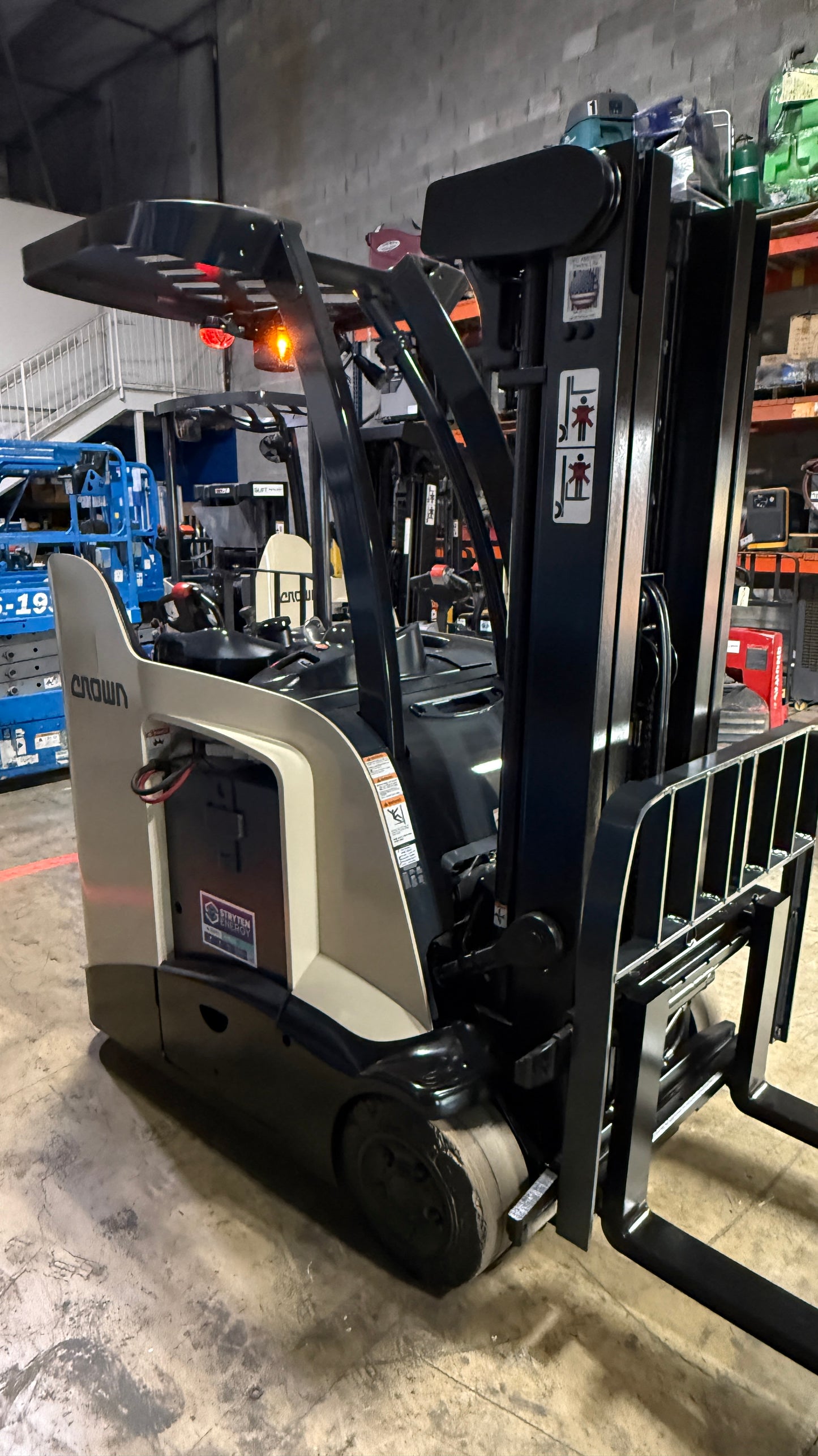 Forklift For Sale Electric Forklift 2014 Crown RC5500 Narrow Aisle 2026 Battery Height  Stock # 7741