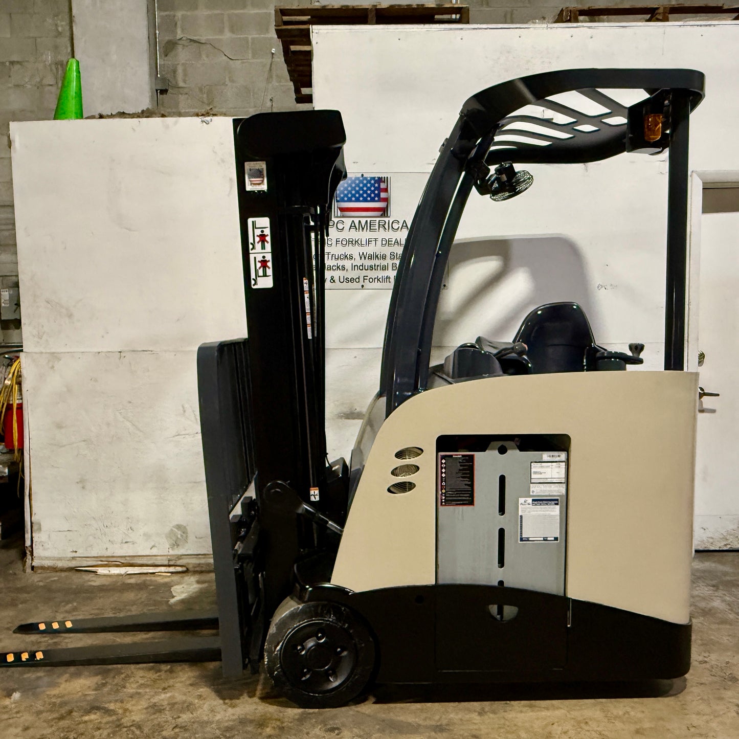 Forklift For Sale Electric Forklift 2012 Crown RC5500 Narrow Aisle 2023 Battery Height  Stock # 5591