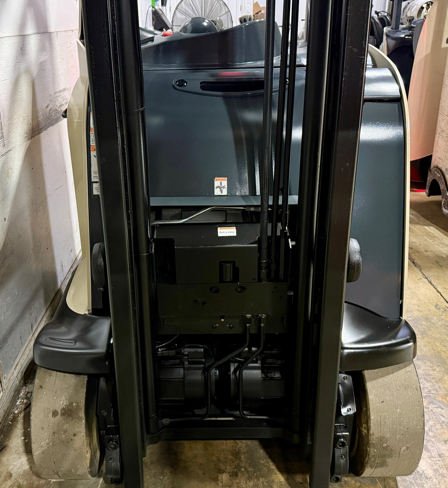 Forklift For Sale Electric Forklift 2022 Crown RC5735-30 Narrow Aisle 2025 Stryten M-Series AGM Battery Height  Stock # 5729