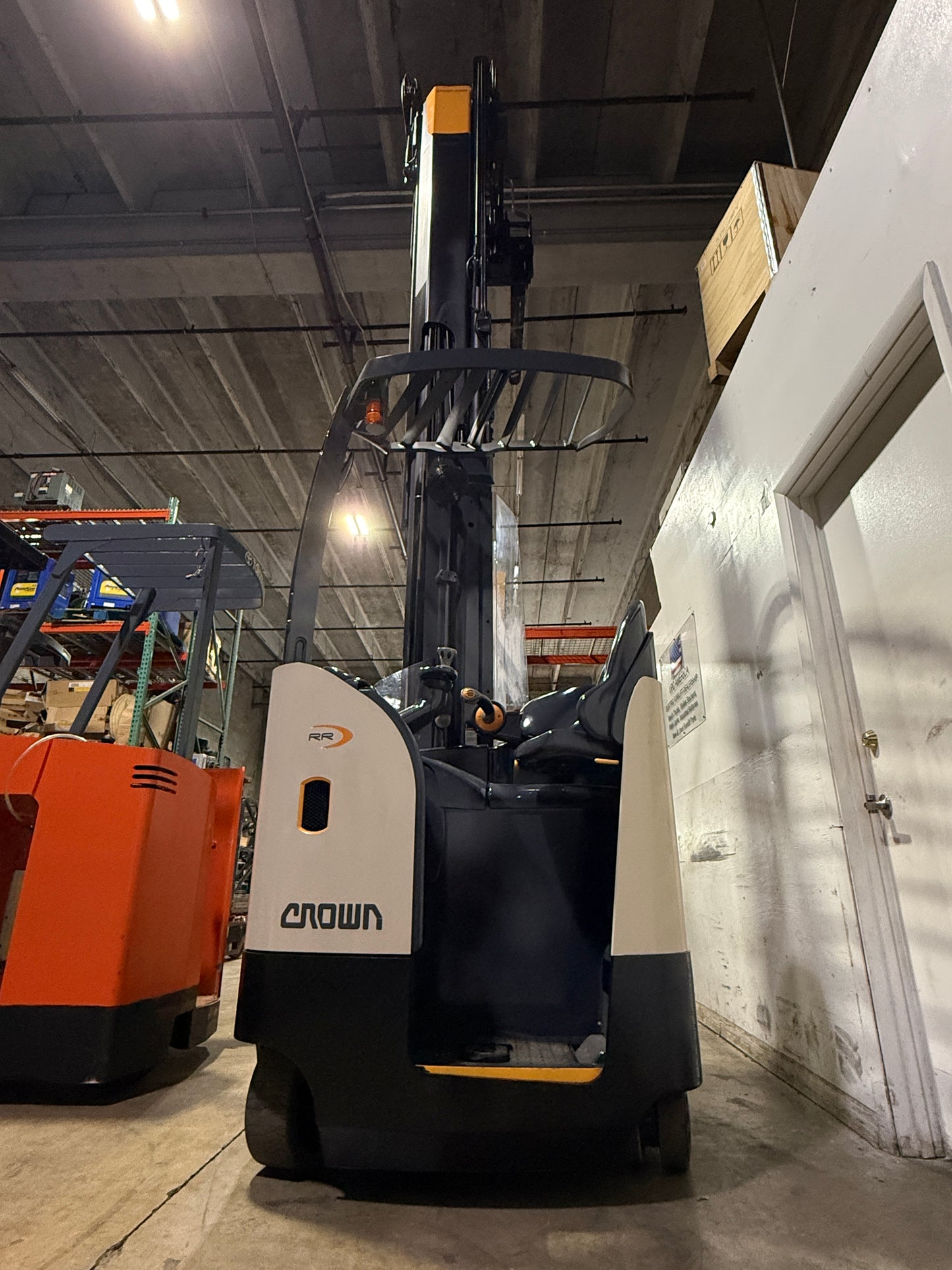Forklift Reach Truck For Sale Electric 2020 Crown RM6095S-45 Narrow Aisle (119" / 270" Height Tested Battery Stock # 1305