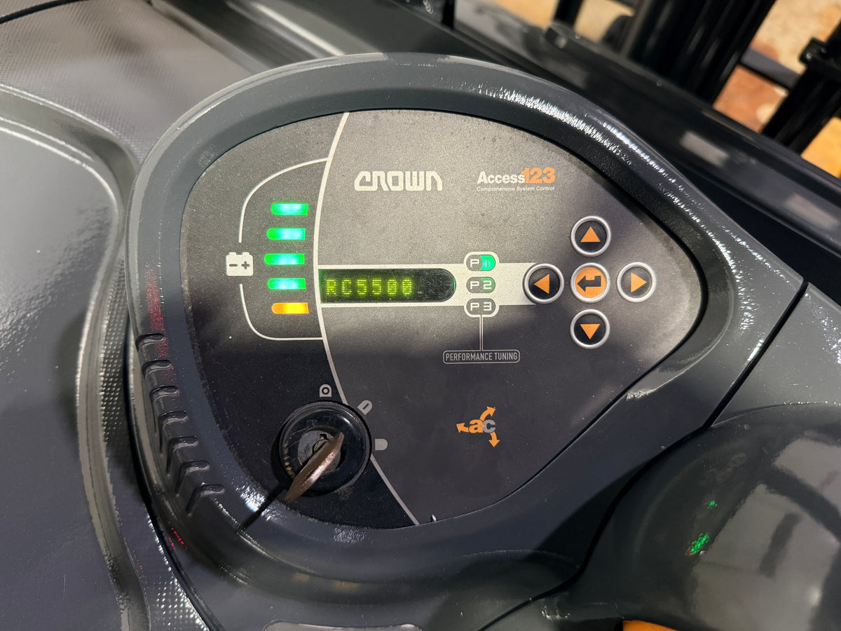 Forklift For Sale Electric Forklift 2016 Crown RC5535-30 Narrow Aisle 2024 Enersys Ironclad Battery Stock # 7812