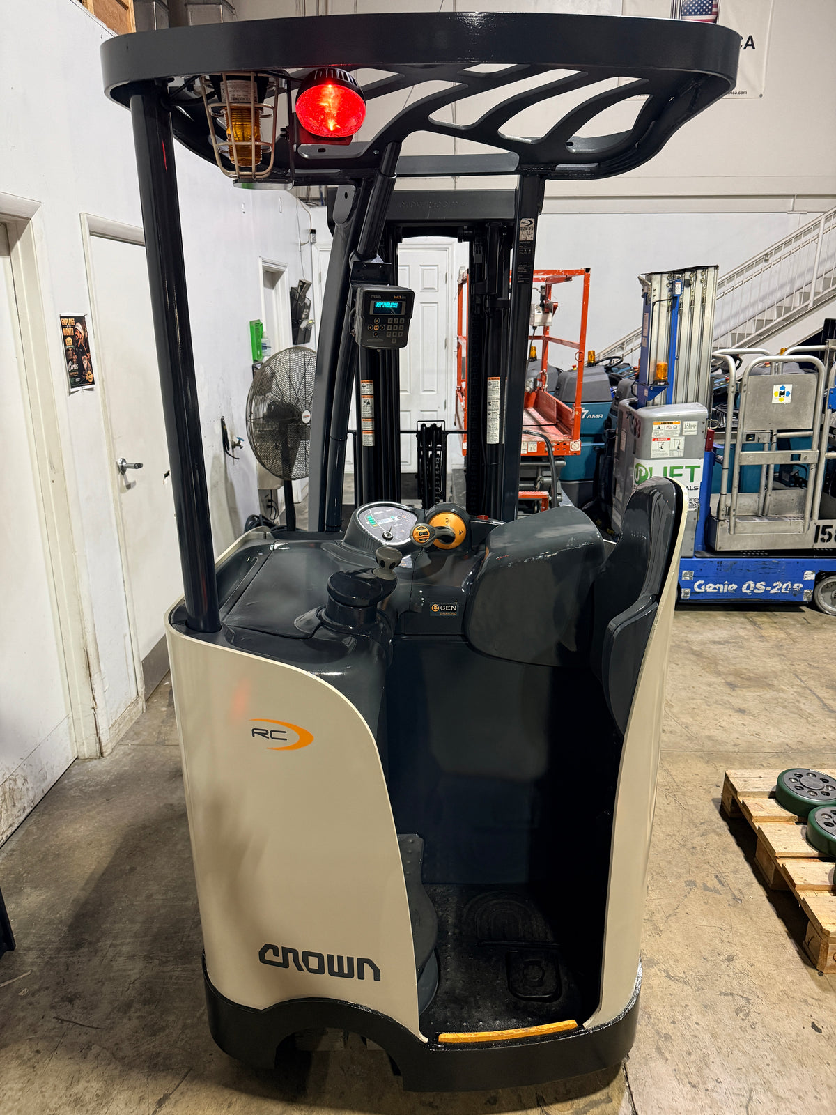 Forklift For Sale Electric Forklift 2016 Crown RC5535-30 Narrow Aisle 2024 Enersys Ironclad Battery Stock # 7812