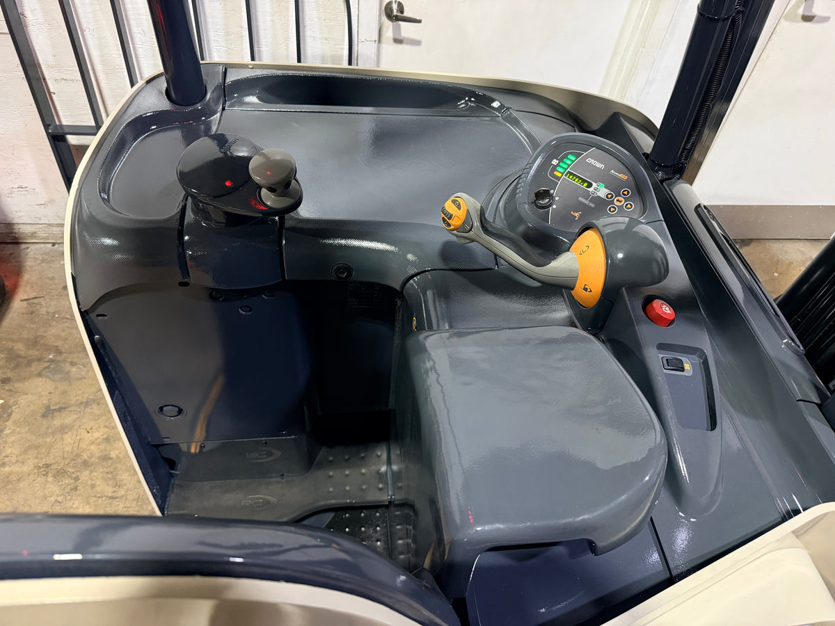 Forklift For Sale Electric Forklift 2016 Crown RC5535-30 Narrow Aisle 2024 Enersys Ironclad Battery Stock # 7812